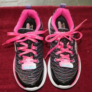 Girls Skechers Glimmer Racer Black and Neon Pink